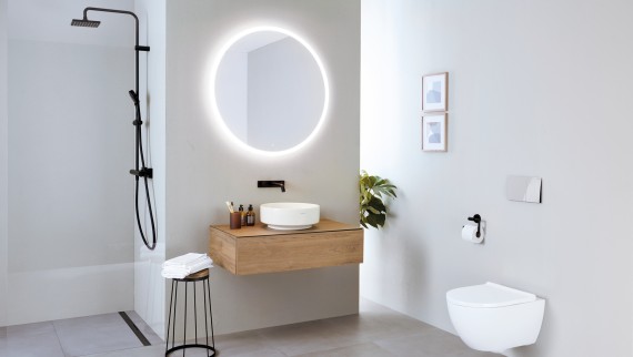 Kúpeľňa s umývacím priestorom Geberit VariForm a WC Acanto