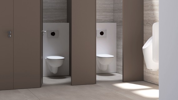 Verejné toalety so splachovacími nádržkami, ovládaním splachovania a pisoármi Geberit