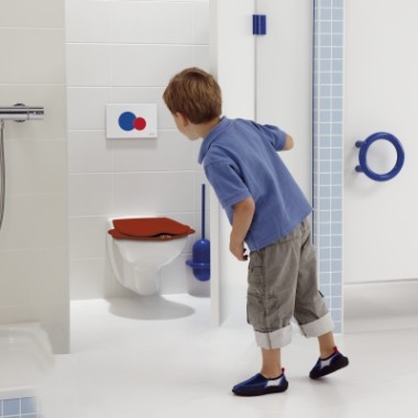 WC Geberit Bambini WC s farebným detským splachovacím tlačidlom