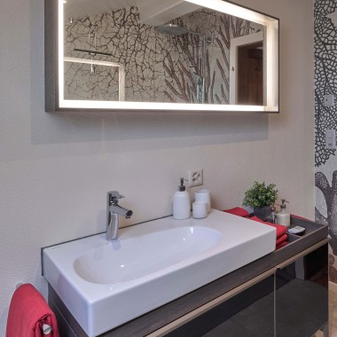 Zrkadlová skrinka, umývadlo a kúpeľňový nábytok Citterio