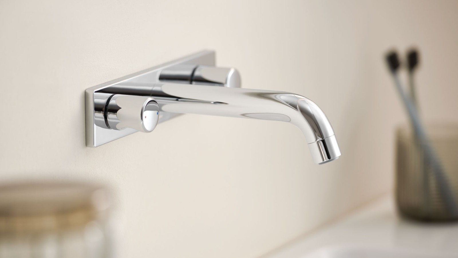 Nástenná umývadlová batéria Geberit ONE, okrúhly dizajn Nástenná umývadlová batéria Geberit ONE, okrúhly dizajn