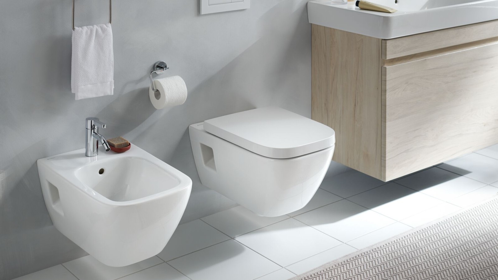 Geberit Selnova Square WC a bidet s prepadom Geberit Selnova Square WC a bidet s prepadom