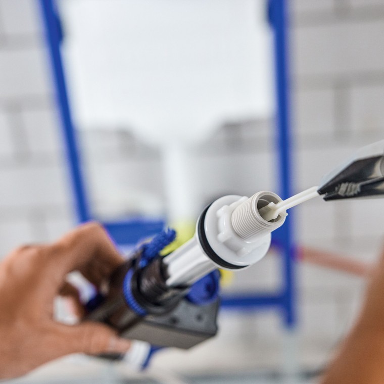 Napúšťací ventil Geberit typu 323: jednoducho vymeniteľný filter