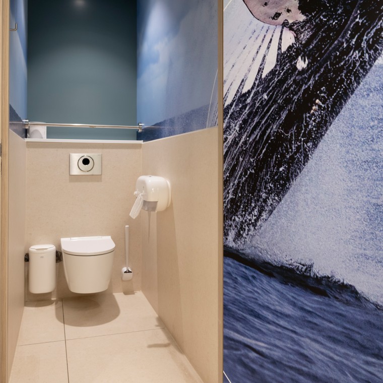 Závesné WC Geberit ONE s technológiou TurboFlush a automatickým splachovaním Závesné WC Geberit ONE s technológiou TurboFlush a automatickým splachovaním