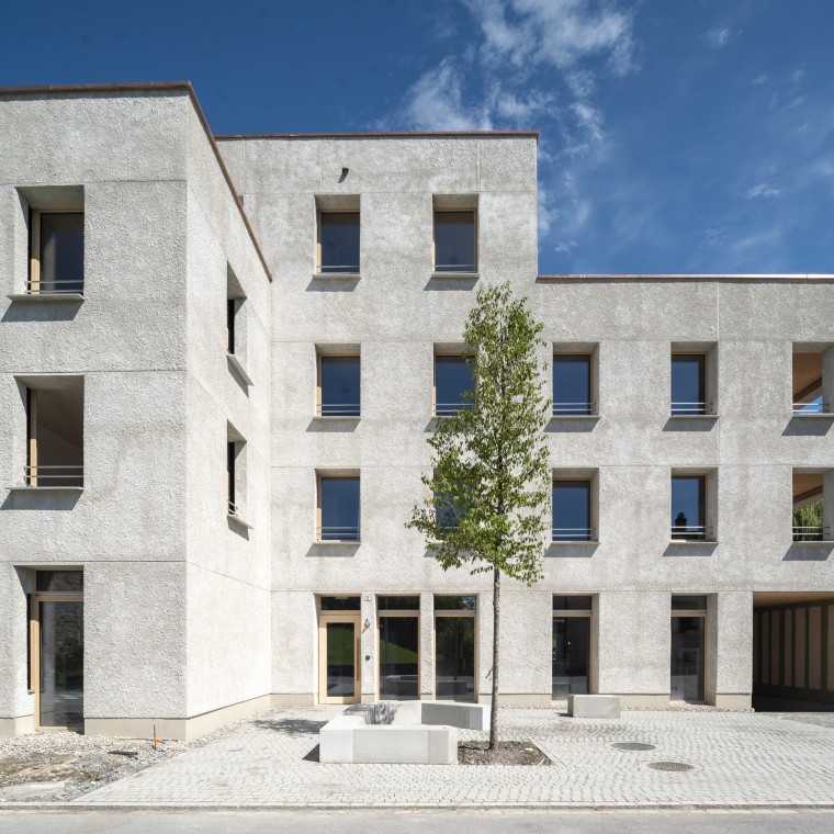 V projekte vo Widnau sa používajú interne vyvinuté materiály, ako napríklad konopný betón Cancret. © Openly / Jens Ellensohn V projekte vo Widnau sa používajú interne vyvinuté materiály, ako napríklad konopný betón Cancret. © Openly / Jens Ellensohn