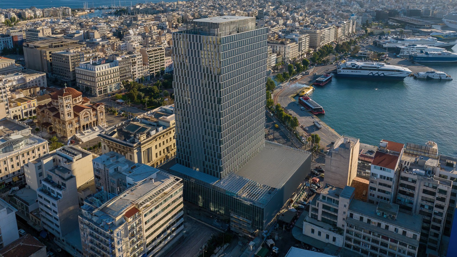 Nová tvár starého obra (© George Fakaros) Nová tvár starého obra (© George Fakaros)