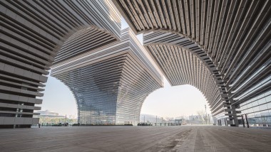 Changzhou Culture Plaza, Čchang-čou (CN) 2022 (© ingDESIGN (shanghai) Co.,Ltd) Changzhou Culture Plaza, Čchang-čou (CN) 2022 (© ingDESIGN (shanghai) Co.,Ltd)