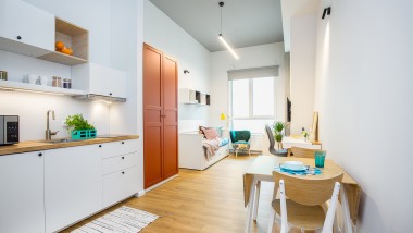 Priestor pre všetko, čo môže študent potrebovať: Jednolôžková izba v LivinnX. (© Jaroslaw Kakal/Geberit) Priestor pre všetko, čo môže študent potrebovať: Jednolôžková izba v LivinnX. (© Jaroslaw Kakal/Geberit)