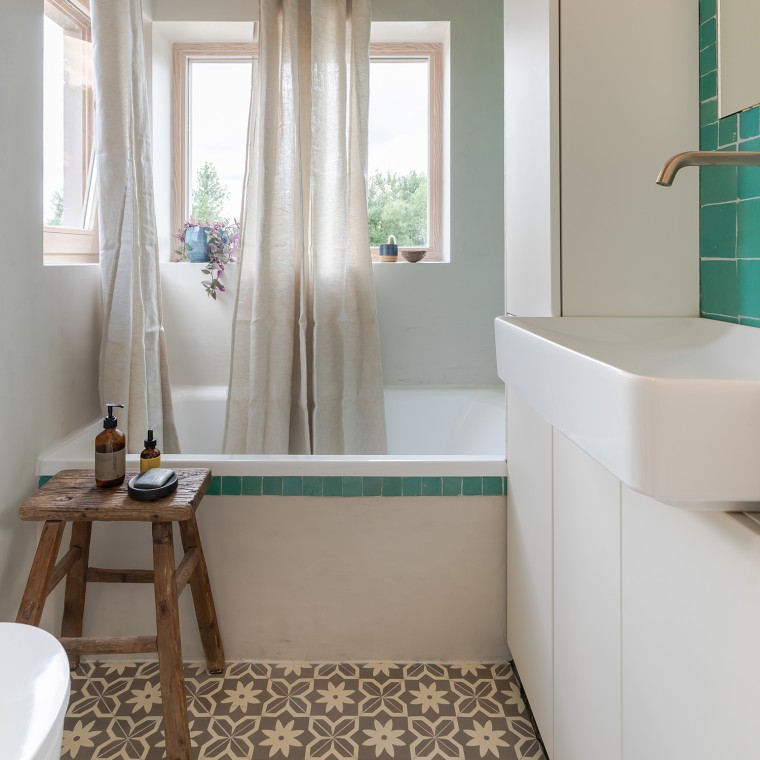 Miniwellness Marjolein Jonkerovej na 4 m². (© Chiela van Meerwijk) Miniwellness Marjolein Jonkerovej na 4 m². (© Chiela van Meerwijk)