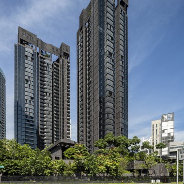 Výškové budovy Martin Modern spájajú dva cenné zdroje v husto obývanej metropole Singapuru: priestor a prírodu. (© Darren Soh)