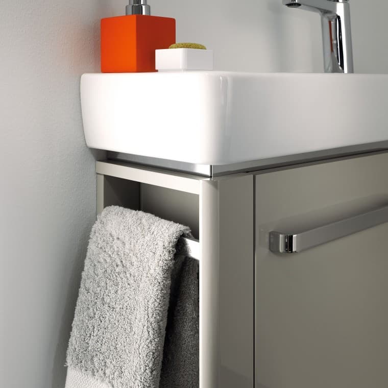 Skrinka Geberit Selnova Compact so zabudovaným držiakom Skrinka Geberit Selnova Compact so zabudovaným držiakom