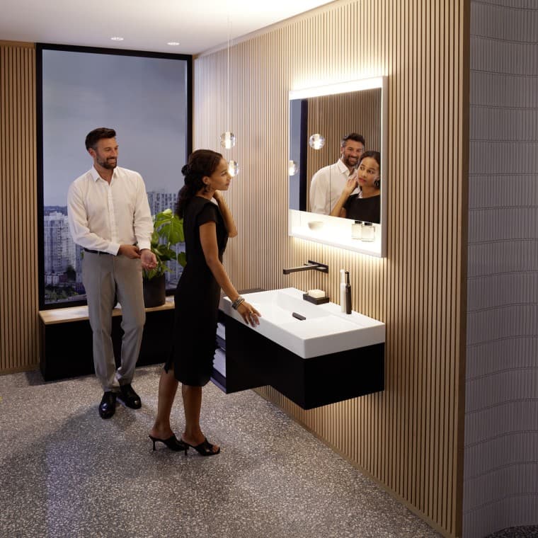 Muž a žena v kúpeľni zo série Geberit ONE Muž a žena v kúpeľni zo série Geberit ONE