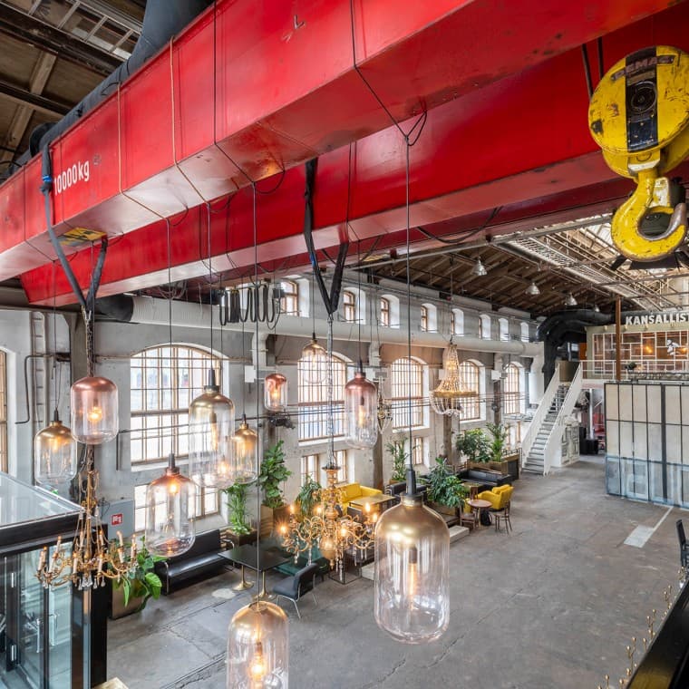 Industriálny charakter budov bol zachovaný (© Kansallis Teatteri) Industriálny charakter budov bol zachovaný (© Kansallis Teatteri)