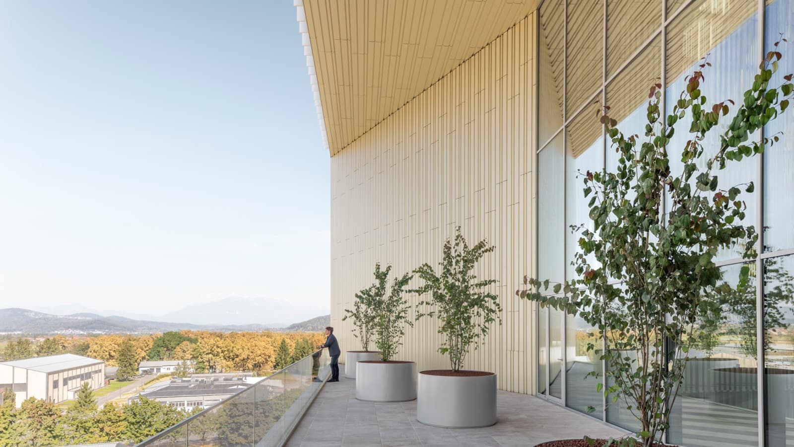 Nádherný výhľad: z terás je vidieť celú Ľubľanu (© Ana Skobe) Nádherný výhľad: z terás je vidieť celú Ľubľanu (© Ana Skobe)