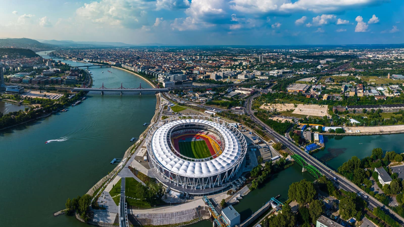 Národný atletický štadión v Budapešti (© ZGPhotography / Alamy Stock Photo) Národný atletický štadión v Budapešti (© ZGPhotography / Alamy Stock Photo)