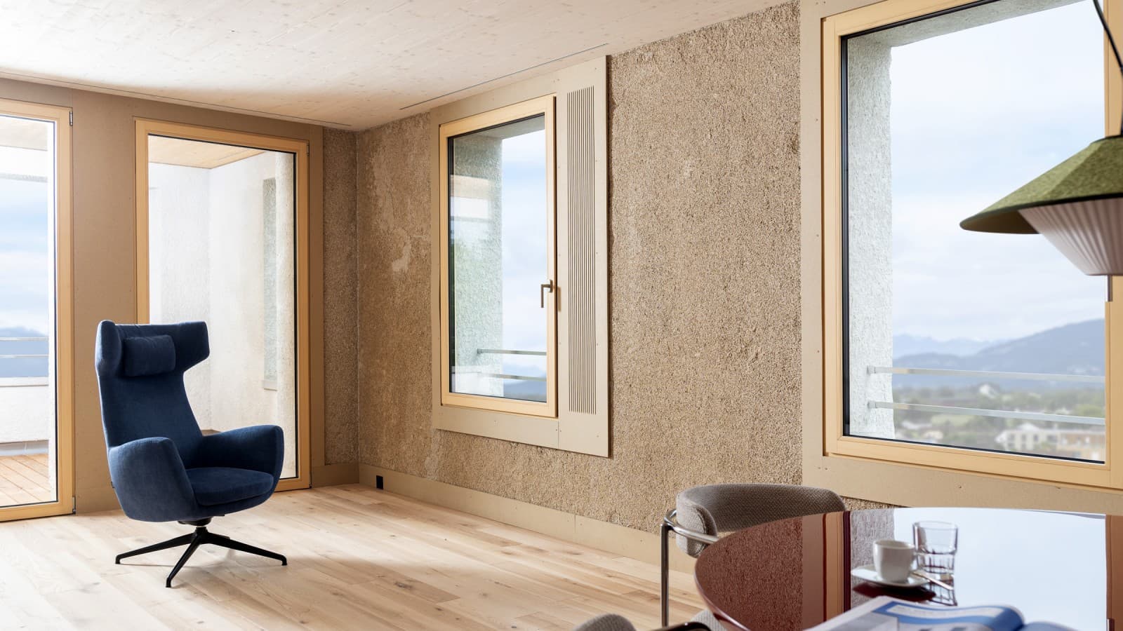 Konopné tehly sa používajú v interiéri najväčšieho konopného domu v Európe. (© Openly / Jens Ellensohn) Konopné tehly sa používajú v interiéri najväčšieho konopného domu v Európe. (© Openly / Jens Ellensohn)