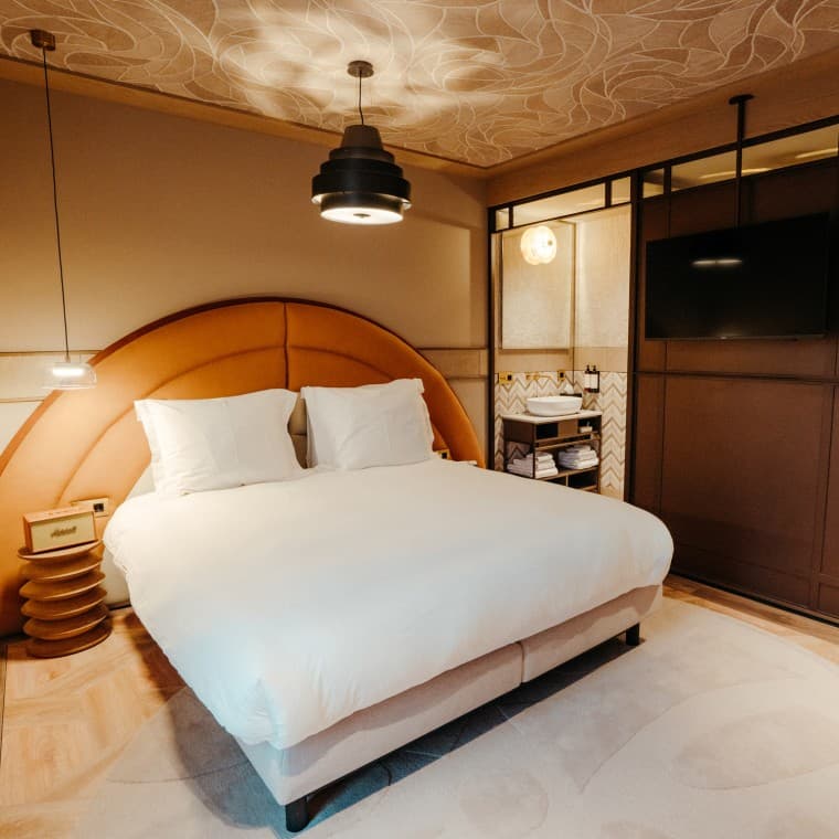 36 štýlových hotelových izieb v štýle "mid-century". (© Nina Slagmolen) 36 štýlových hotelových izieb v štýle "mid-century". (© Nina Slagmolen)