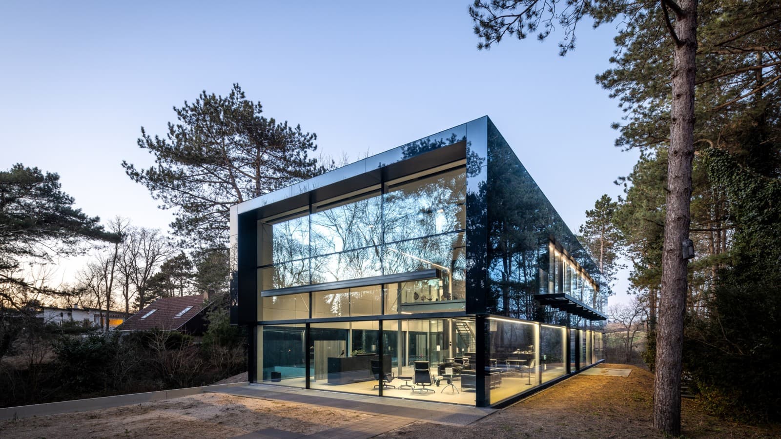 Vila Meijendel od holandského architekta Jana Pesmana (© Lucas van der Wee) Vila Meijendel od holandského architekta Jana Pesmana (© Lucas van der Wee)