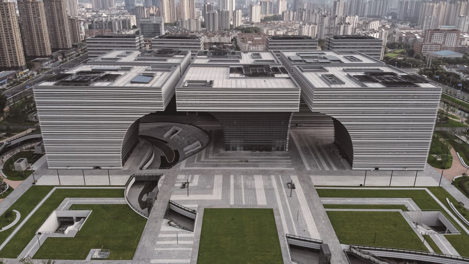 Changzhou Culture Plaza, Čchang-čou (CN) 2022 (© ingDESIGN (shanghai) Co.,Ltd) Changzhou Culture Plaza, Čchang-čou (CN) 2022 (© ingDESIGN (shanghai) Co.,Ltd)