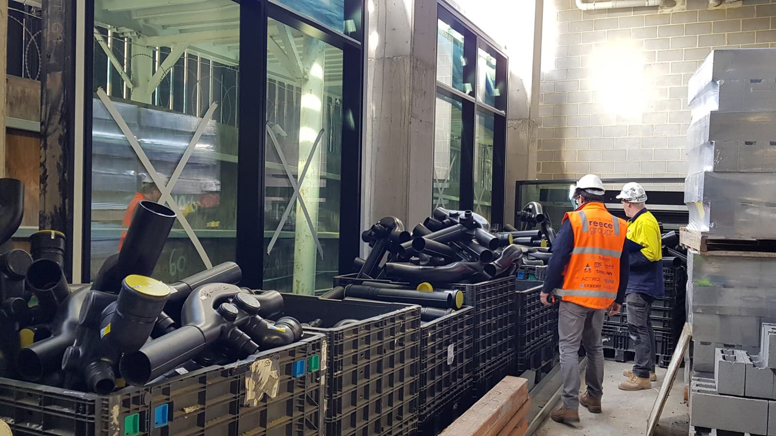 Geberit SuperTube pre kanalizáciu budovy (© Peter Casamento, Marc Williams) Geberit SuperTube pre kanalizáciu budovy (© Peter Casamento, Marc Williams)