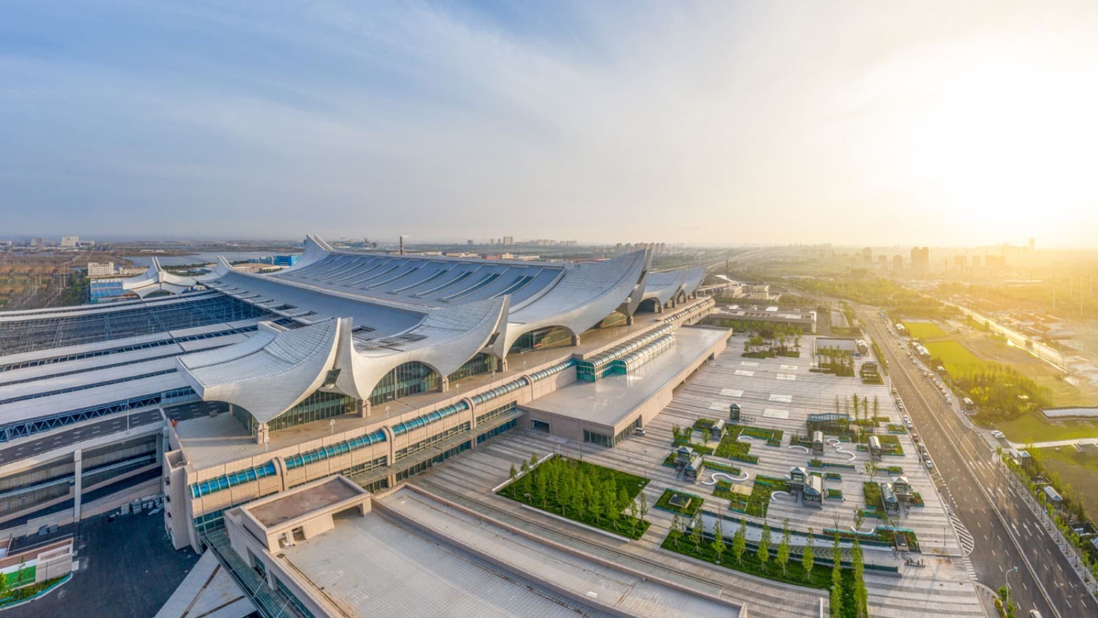 Dve veľké a osem malých vĺn: zvlnená stanica Hongdao (© ingDESIGN Co., Ltd.) Dve veľké a osem malých vĺn: zvlnená stanica Hongdao (© ingDESIGN Co., Ltd.)