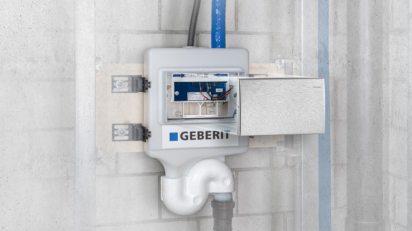 Hygienické prepláchnutie Geberit HS30 nainštalované na konci stúpacieho potrubia (© Geberit) Hygienické prepláchnutie Geberit HS30 nainštalované na konci stúpacieho potrubia (© Geberit)